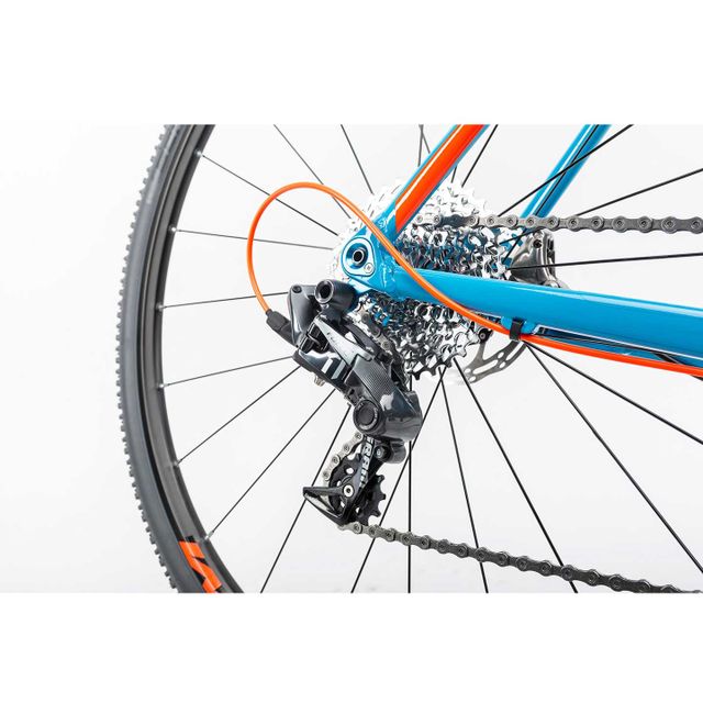 Cube Cross Race SLT 2017 cyclocross pyörä Cube Cross Race SLT 2017 cyclocross pyörä
